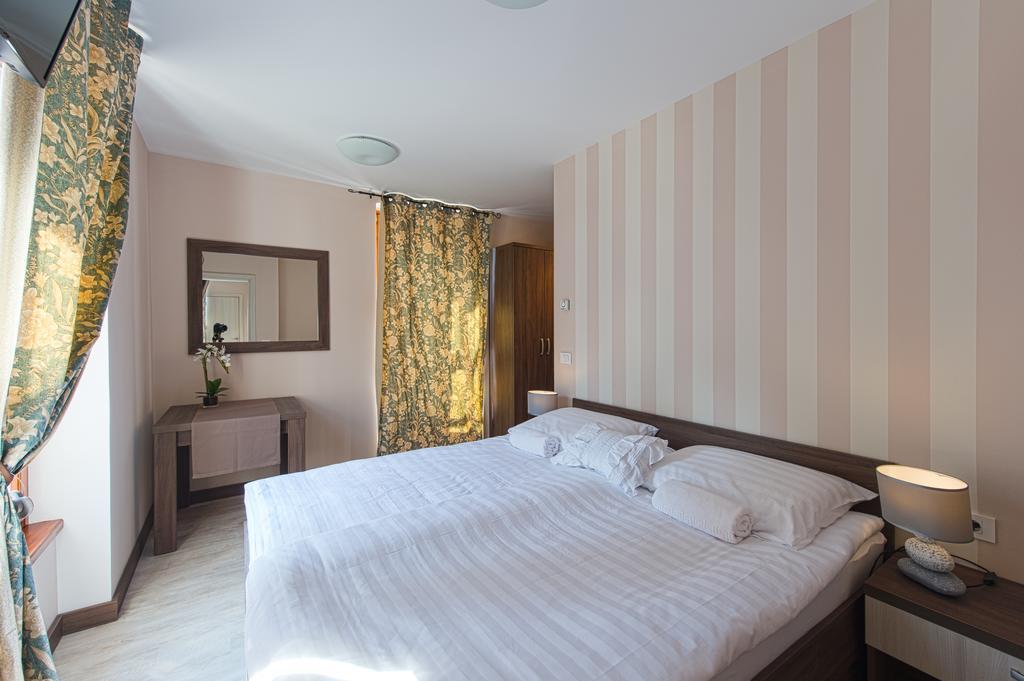 Hotel Pri Mostu Dolenjske Toplice Room photo