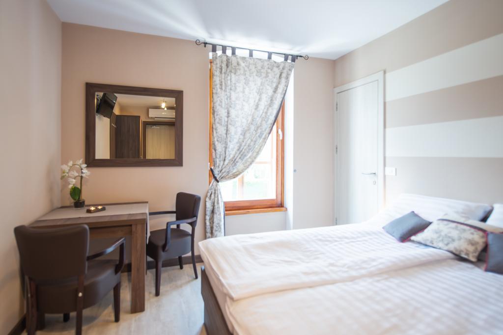Hotel Pri Mostu Dolenjske Toplice Room photo